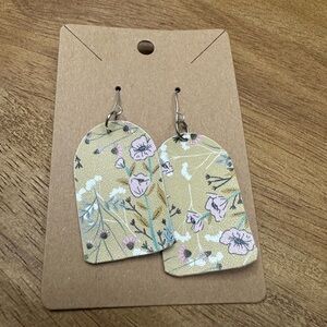 5/$10 Floral‎ Arch Earrings